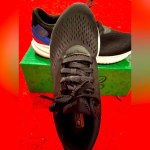 New Balance athletes shoes size 8 men or 9.5 women